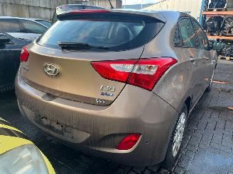 Hyundai I-30 1.6 GDI Blue 16V Hatchback  Benzine 1.591cc 99kW (135pk) FWD 2011-12/2016-12 (GDHB5P5; GDHB5P6; GDHB5PD; GDHB5PE) G4FD; EURO4 picture 16