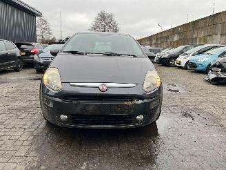 Vaurioauto  passenger cars Fiat Punto Evo 1.3 JTD Multijet 85 16V Euro 5 Hatchback  Diesel 1.248cc 63kW (86pk) 2011/4