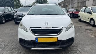 Unfallwagen Peugeot 2008 1.2 Vti 12V PureTech 82 2014/8