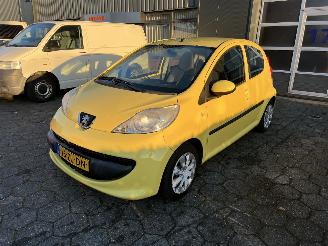 skadebil auto Peugeot 107 1.0 12V XS Automaat 2008/3