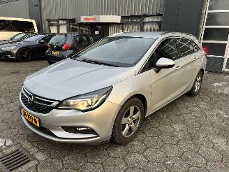 Coche accidentado Opel Astra SPORTS TOURER+ 1.4 Innovation 2016/5