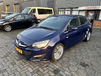Damaged car Opel Astra 1.4 Tubo Design Edition 2014/4