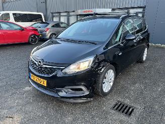 damaged passenger cars Opel Zafira 1.4 T Online Edition 7p 2017/9