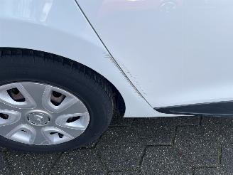 Renault Clio 0.9 TCe Authentique picture 12