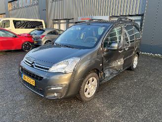 skadebil auto Citroën Berlingo 1.2 PureTech XTR 2016/5