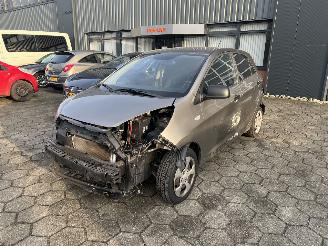 skadebil auto Kia Picanto 1.0 12V 2011/6