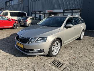 Coche accidentado Skoda Octavia 1.0 TSI Greentech Style Business 2017/9