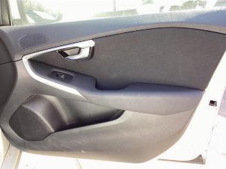 Volvo V-40 V40 (MV), Hatchback 5-drs, 2012 / 2019 2.0 D2 16V picture 25