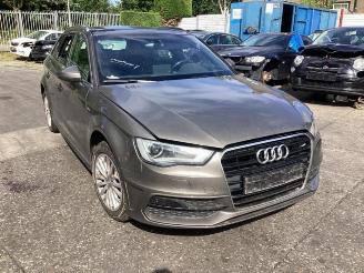 Vrakbiler auto Audi A3 A3 Sportback (8VA/8VF), Hatchback 5-drs, 2012 / 2020 1.4 TFSI 16V 2013/4