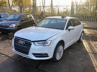skadebil auto Audi A3 A3 Sportback (8VA/8VF), Hatchback 5-drs, 2012 / 2020 1.4 TFSI 16V 2014/2
