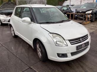 Coche siniestrado Suzuki Swift Swift (ZA/ZC/ZD1/2/3/9), Hatchback, 2005 / 2011 1.3 VVT 16V 2010/12