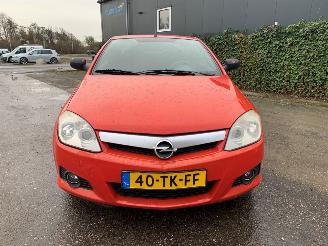 Opel Tigra 1.4 16V Cabrio  Benzine 1.364cc 66kW (90pk) FWD 2004-06/2010-12  Z14XEP; EURO4 picture 2