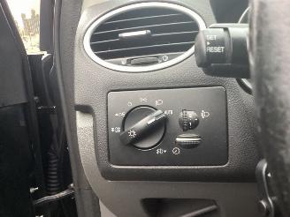 Ford Focus 1.6 TDCi 16V 100 Hatchback  Diesel 1.560cc 74kW (101pk) FWD 2007-11/2007-12  G8DC picture 10