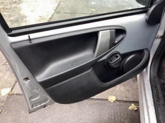 Peugeot 107 107, Hatchback, 2005 / 2014 1.0 12V picture 17