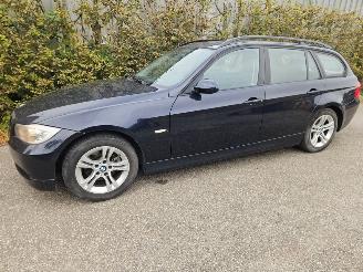 okazja samochody osobowe BMW 3-serie 320i 16V Combi/o  Benzine 1.995cc 110kW 2008/1