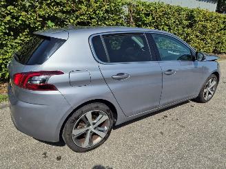 Peugeot 308 1.2 12V e-THP PureTech 130 picture 6
