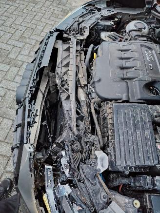 Audi Q3 S-Line DSG Matrix Leder Camera 2.0 tdi picture 12