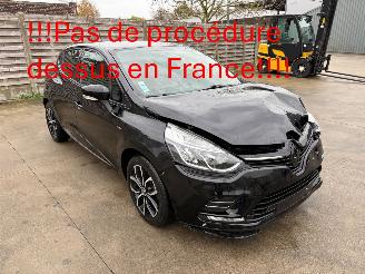 krockskadad bil auto Renault Clio 4 2019/2