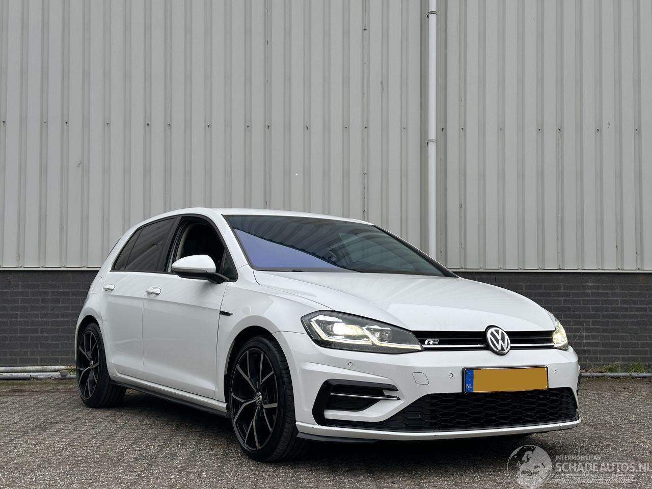 Volkswagen Golf 1.5TSI R-Line