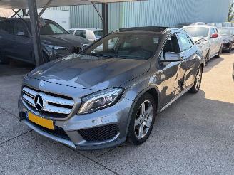 uszkodzony samochody osobowe Mercedes Cla-klasse 200d AMG LINE PANO NAP 2016/7
