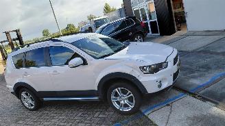 Voiture accidenté Mitsubishi Outlander 2.0 i 147pk automaat 2010/10