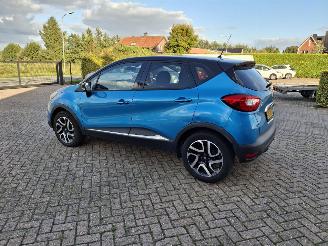 Unfallwagen Renault Captur 1.2 tce  120 pk automaat navi clima 2016/4