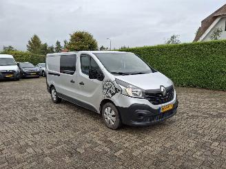 krockskadad bil bedrijf Renault Trafic 1.6 dci dubbel cabine   lang  95pk 2016/9