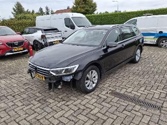 Vaurioauto  passenger cars Volkswagen Passat 1.4 tsi  110kw  automaat navi clima 2017/2
