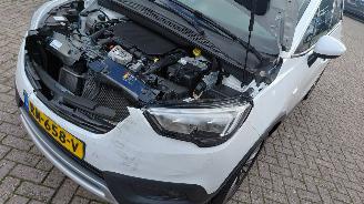 Schadeauto Opel Crossland 1.2i  81 kw  automaat   navi 2018/2