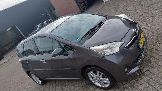 Unfallwagen Toyota Verso S 1.3 vvti   73kw  automaat   navi 2012/2