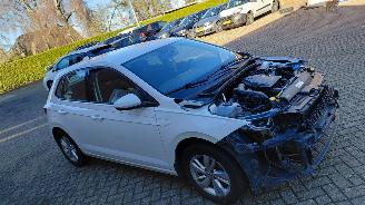 Volkswagen Polo 1.0 tsi   70kw navi  automaat picture 8