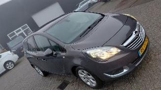 krockskadad bil auto Opel Meriva 1.4i  88kw pano   airco 2016/6