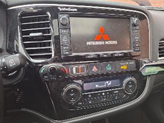 Mitsubishi Outlander 2.0 phev hybrid   121pk  navi picture 11