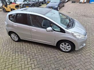 krockskadad bil auto Honda Jazz 1.4i hybrid  74kw   pano 2011/3