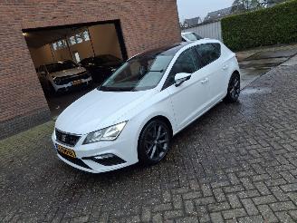 skadebil auto Seat Leon 1.5 tsi  fr   pano  131pk  clima 2019/2