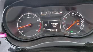 Opel Corsa 1.0i turbo  90pk airco navi picture 7