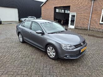 Damaged car Volkswagen Jetta 1.2 tsi  77kw   navi  airco 2011/8