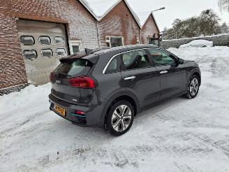 Kia Niro dynamic line  64kwh         204pk   navi picture 4