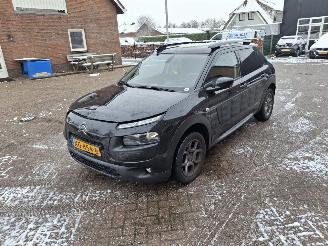 Schadeauto Citroën C4 cactus 1.2i  shine navi   clima 2017/2