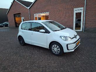 damaged passenger cars Volkswagen Up! 1.0i  5drs airco 2022/3