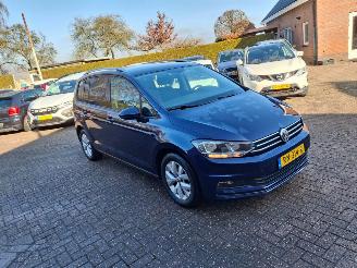 skadebil auto Volkswagen Touran 1.2 tsi  81kw 7 persoon   navi 2018/1