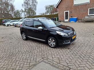 Voiture accidenté Peugeot 2008 1.2 vti  82pk pano automaat navi 2014/7