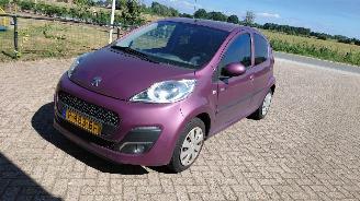 uszkodzony samochody osobowe Peugeot 107 1.0i 5drs airco 2014/5