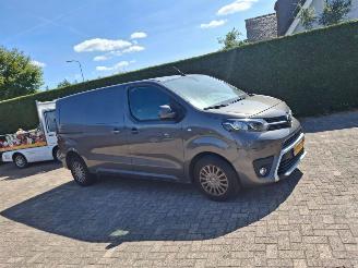 Schade bestelwagen Toyota Proace 2.0 d4d  177pk automaat  navi 2018/12