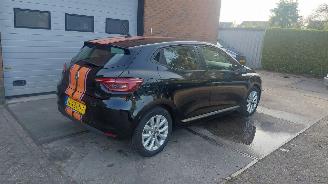 Unfallwagen Renault Clio 0.9 tce  tce navi 5drs 74kw clima 2021/11