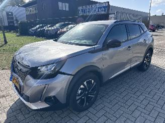 damaged passenger cars Peugeot 2008 1.2 PACK AUTOMAAT 16445 KM 1e EIGENAAR 2022  8999 EURO VAST 2022/4
