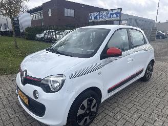Auto incidentate Renault Twingo 1.0SCe LICHTE RIJDBARE SCHADE! BOUWJAAR 2017 88000 KM 4250 EURO 2017/6