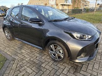 Damaged car Mazda 2 1.5 EXCLUSIVE-LINE AUTOMAAT HYBRID BOUWJAAR 2024 12750 EURO 2024/10
