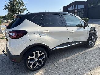 Renault Captur 0.9 INTENS LICHTE SCHADE! BOUWJAAR 2017 2e EIGENAAR 6200 EURO picture 4