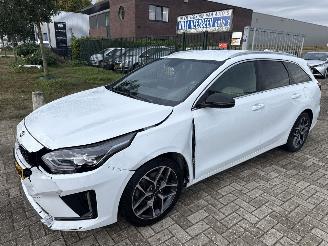 krockskadad bil auto Kia Ceed 1.0 TURBO GT-LINE RIJDBAAR  128952 KM BOUWJAAR 2021 5999 EURO 2021/12